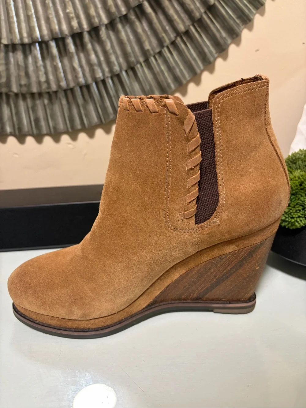 Ariat Belle Genuine Leather Suede Wedge Booties Tan Size 9.5